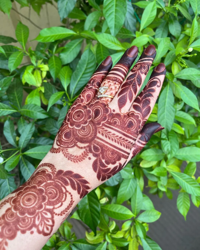 Raksha bandhan Mehendi Design: रक्षाबंधन के खास मौके पर लगवाएं खूबसूरत और ट्रेंडी मेहंदी डिजाइन, देखिए बढ़िया पैटर्न